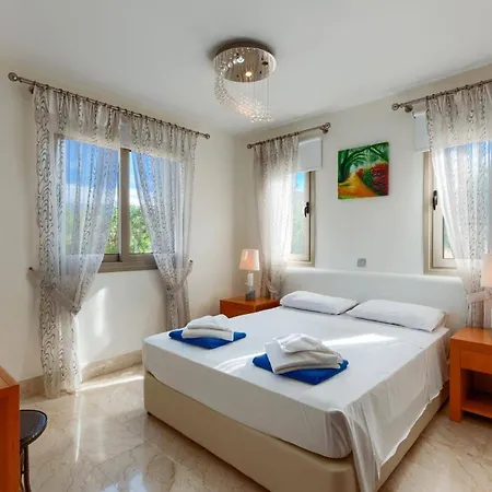 Villa Pandora Limni By *