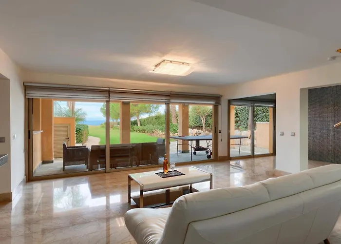 Pandora Limni By Mavroli