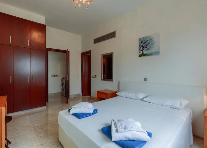 Pandora Limni By Mavroli