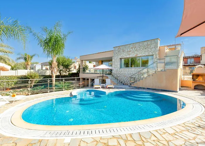 Pandora Limni By Vila