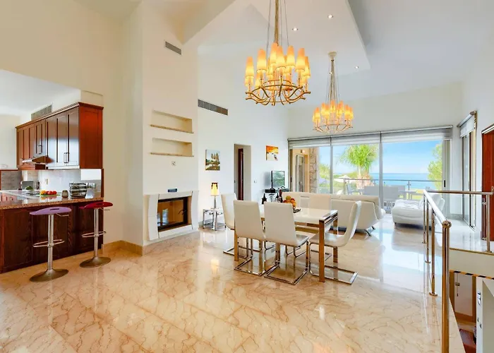 Villa Pandora Limni By *