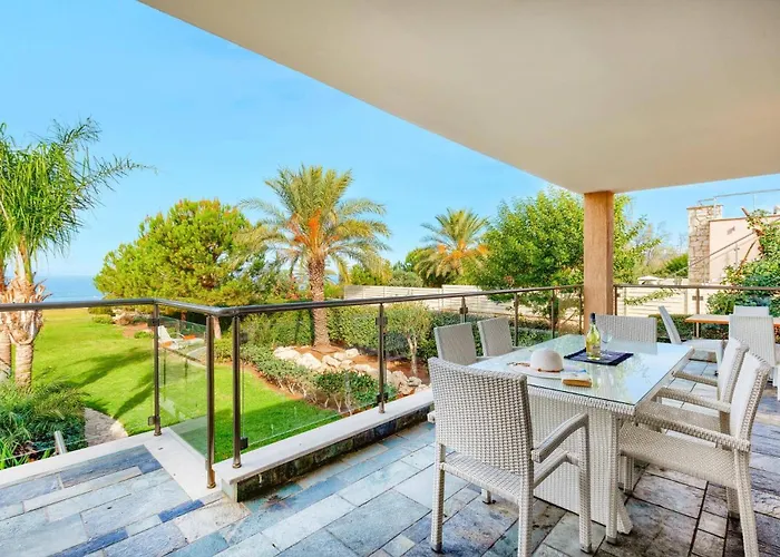 Pandora Limni By Vila Mavroli